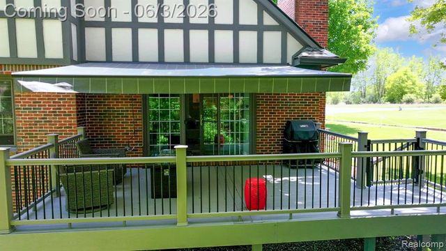 156 Sandhills Lane, Lake Orion, MI 48362