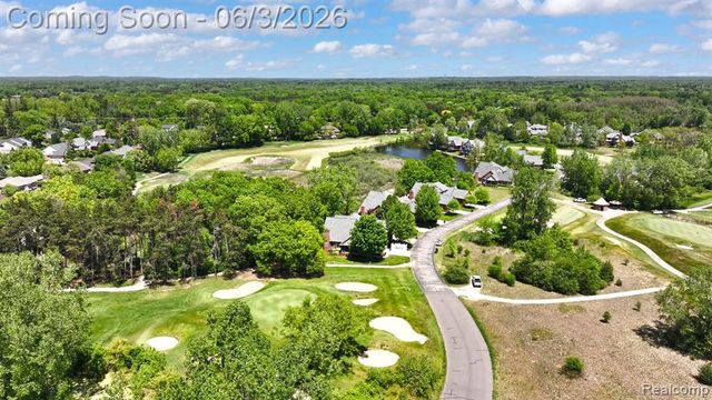 156 Sandhills Lane, Lake Orion, MI 48362