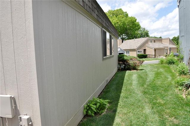 6638 Halsey Street, Shawnee, KS 66216
