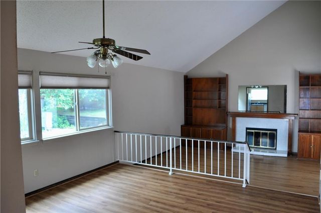 6638 Halsey Street, Shawnee, KS 66216