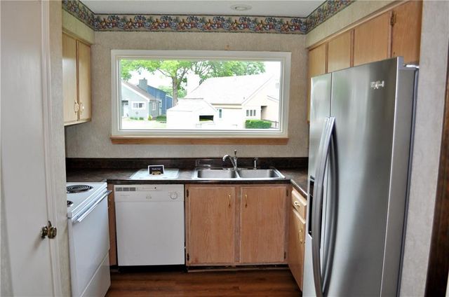 6638 Halsey Street, Shawnee, KS 66216