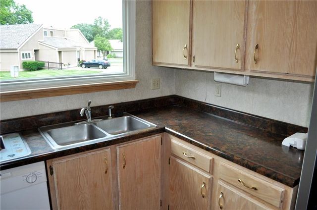 6638 Halsey Street, Shawnee, KS 66216