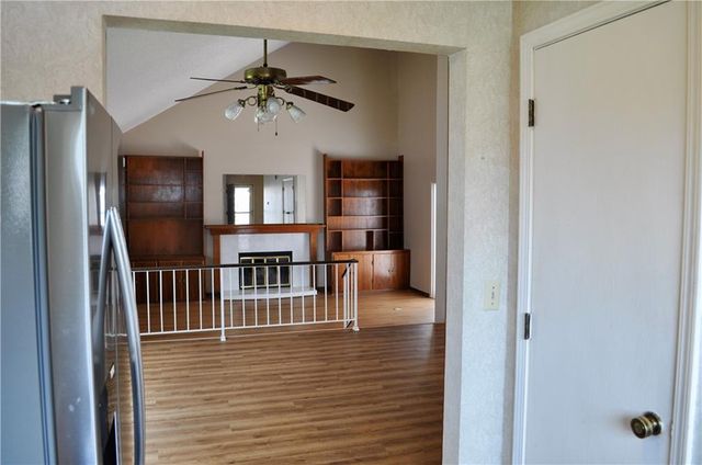 6638 Halsey Street, Shawnee, KS 66216