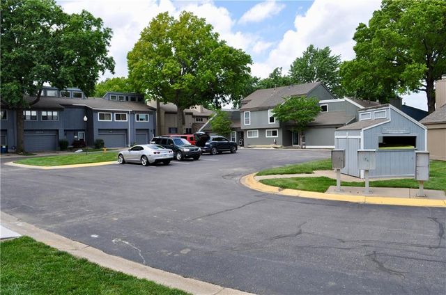6638 Halsey Street, Shawnee, KS 66216