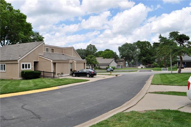6638 Halsey Street, Shawnee, KS 66216