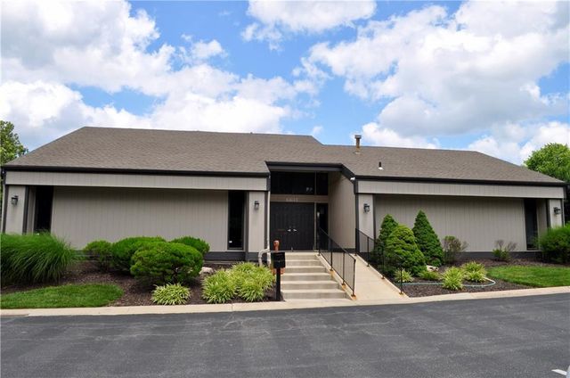 6638 Halsey Street, Shawnee, KS 66216