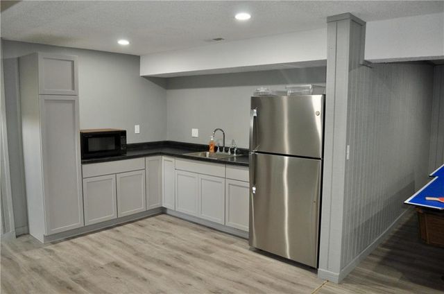 6638 Halsey Street, Shawnee, KS 66216