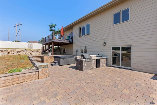 653 ENCHANTMENT RD, Rapid City, SD 57701