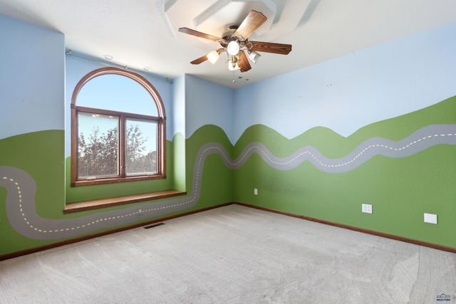 653 ENCHANTMENT RD, Rapid City, SD 57701