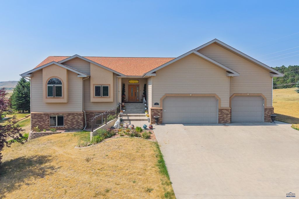 653 ENCHANTMENT RD, Rapid City, SD 57701