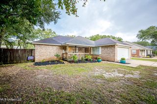 1501 S 7th Street, Ocean Springs, MS 39564