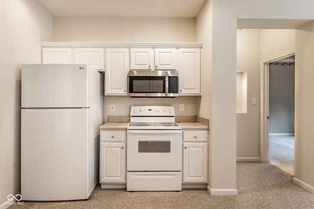 1392 Heron Ridge, Greenwood, IN 46143