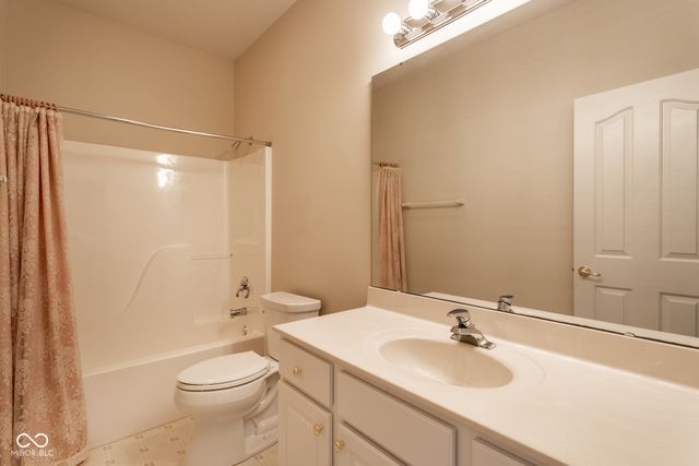 1392 Heron Ridge, Greenwood, IN 46143