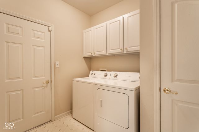 1392 Heron Ridge, Greenwood, IN 46143