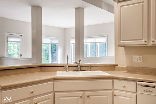 1392 Heron Ridge, Greenwood, IN 46143