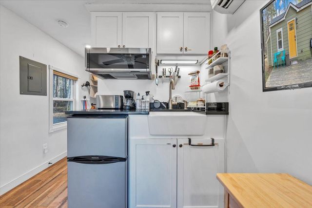 738 Jerry LN NE, Check, VA 24072