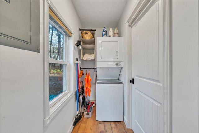 738 Jerry LN NE, Check, VA 24072