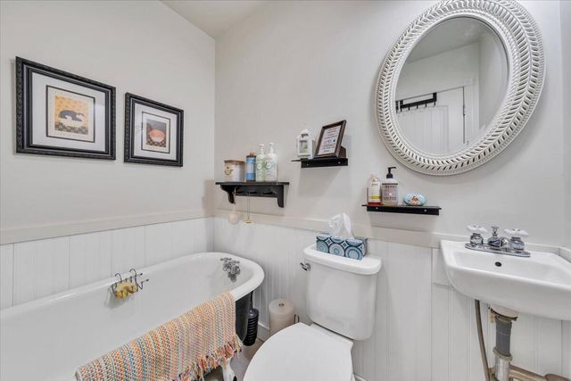 738 Jerry LN NE, Check, VA 24072