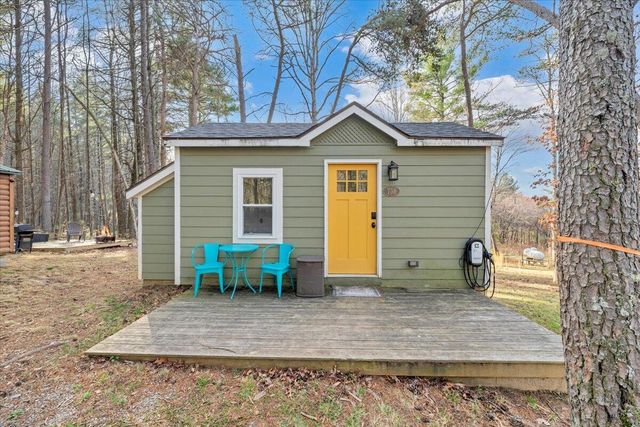 738 Jerry LN NE, Check, VA 24072