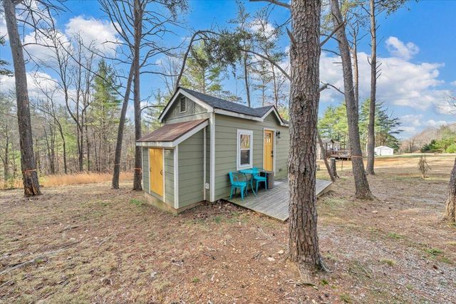 738 Jerry LN NE, Check, VA 24072