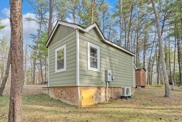 738 Jerry LN NE, Check, VA 24072