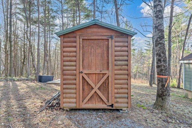 738 Jerry LN NE, Check, VA 24072