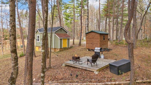 738 Jerry LN NE, Check, VA 24072