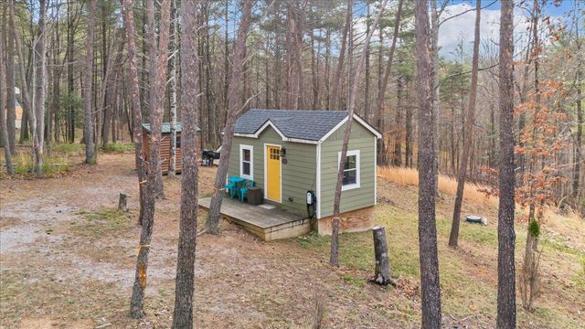738 Jerry LN NE, Check, VA 24072