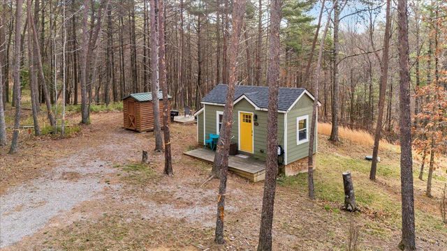 738 Jerry LN NE, Check, VA 24072