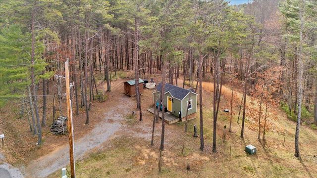 738 Jerry LN NE, Check, VA 24072