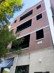 221 E 31st Street 4, Chicago, IL 60616