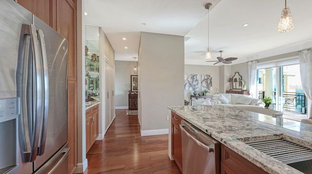 750 N TAMIAMI TRAIL PH08, Sarasota, FL 34236