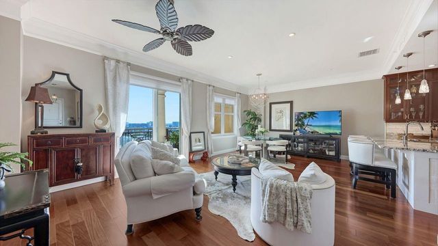 750 N TAMIAMI TRAIL PH08, Sarasota, FL 34236