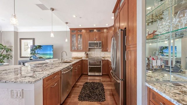 750 N TAMIAMI TRAIL PH08, Sarasota, FL 34236