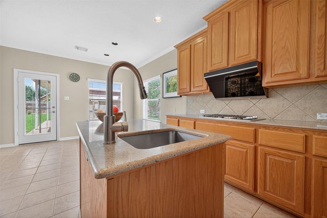 11711 Summer Brook Court, Pearland, TX 77584