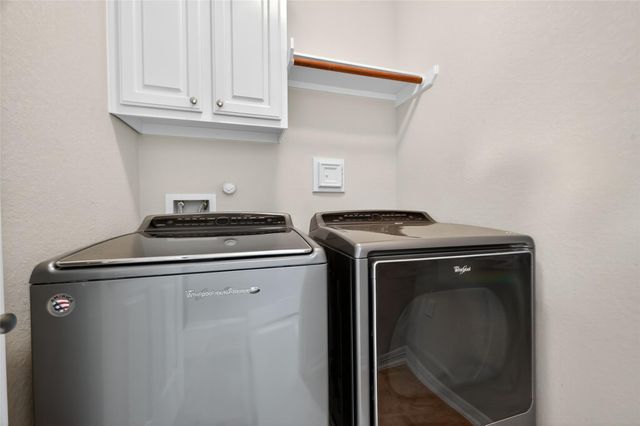 11711 Summer Brook Court, Pearland, TX 77584