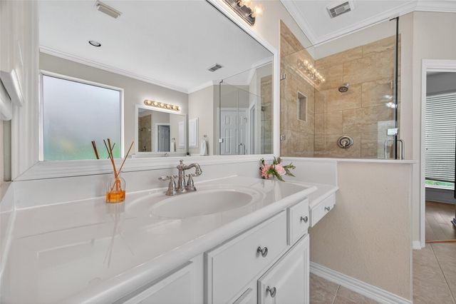 11711 Summer Brook Court, Pearland, TX 77584