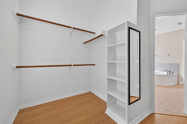 11711 Summer Brook Court, Pearland, TX 77584