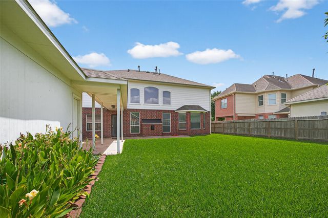 11711 Summer Brook Court, Pearland, TX 77584