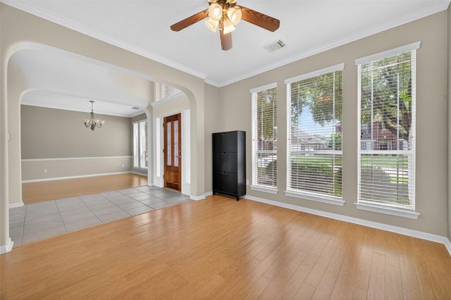 11711 Summer Brook Court, Pearland, TX 77584