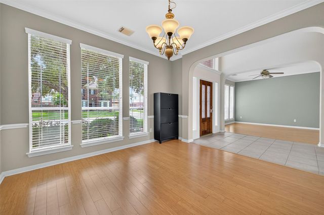 11711 Summer Brook Court, Pearland, TX 77584