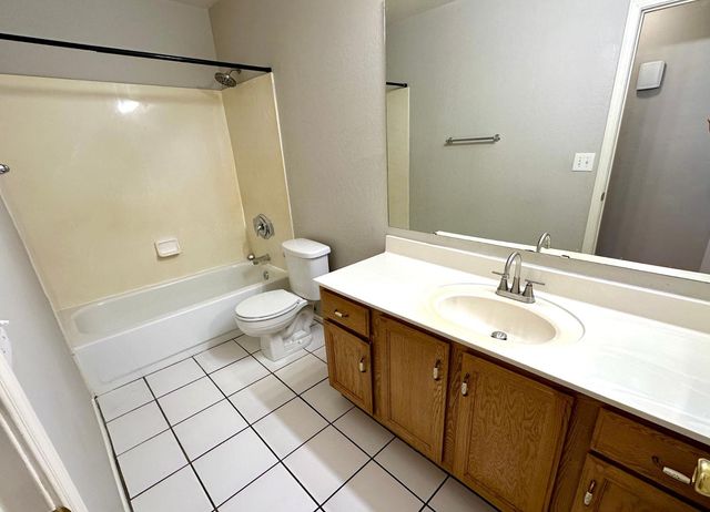 1329 E Cathedral Rock Drive, Phoenix, AZ 85048