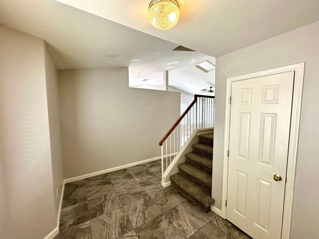 1329 E Cathedral Rock Drive, Phoenix, AZ 85048