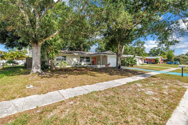11478 IMPERIAL GROVE DRIVE E, Largo, FL 33774