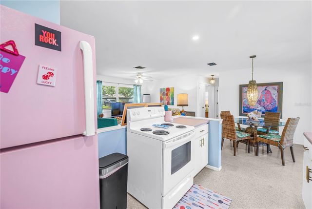 11478 IMPERIAL GROVE DRIVE E, Largo, FL 33774