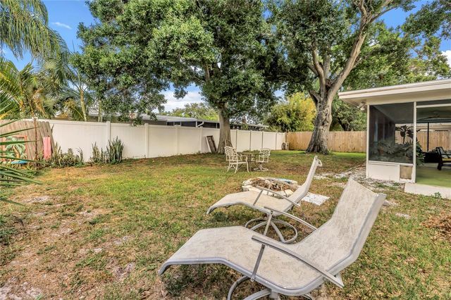 11478 IMPERIAL GROVE DRIVE E, Largo, FL 33774