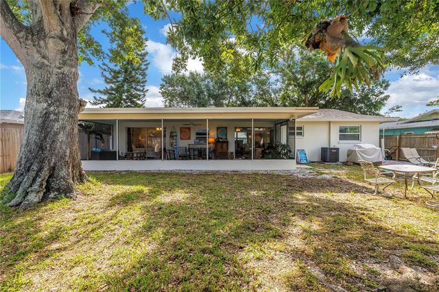 11478 IMPERIAL GROVE DRIVE E, Largo, FL 33774