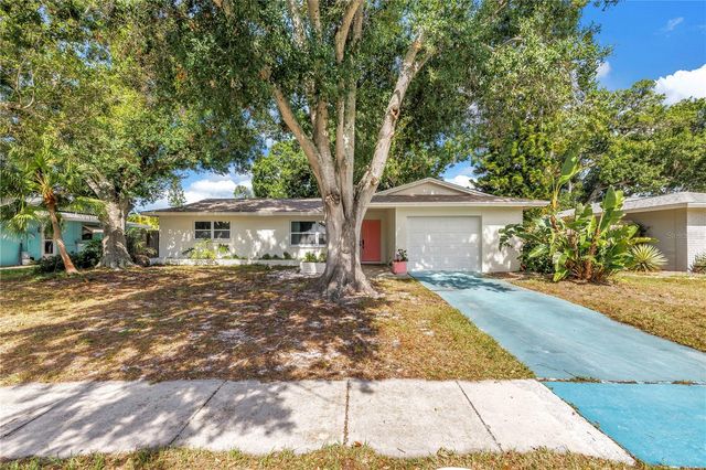 11478 IMPERIAL GROVE DRIVE E, Largo, FL 33774