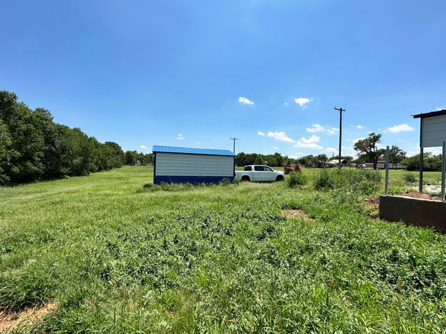 700 N Texas Street, Shamrock, TX 79079