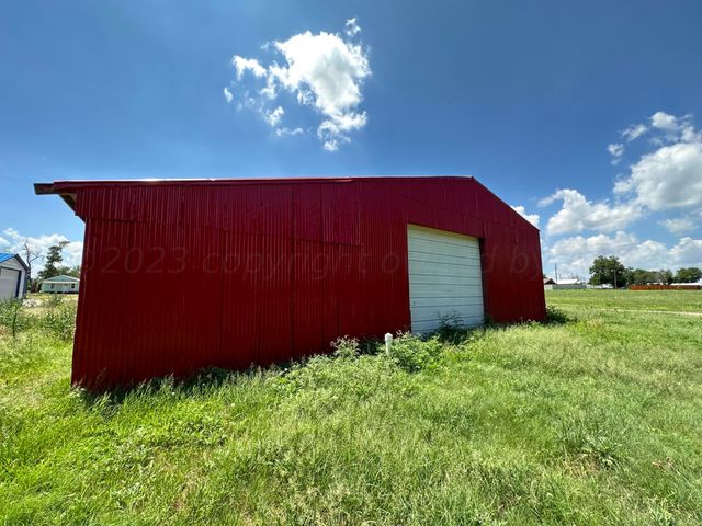 700 N Texas Street, Shamrock, TX 79079